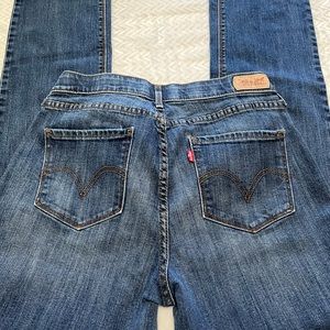 525 Levi Jeans